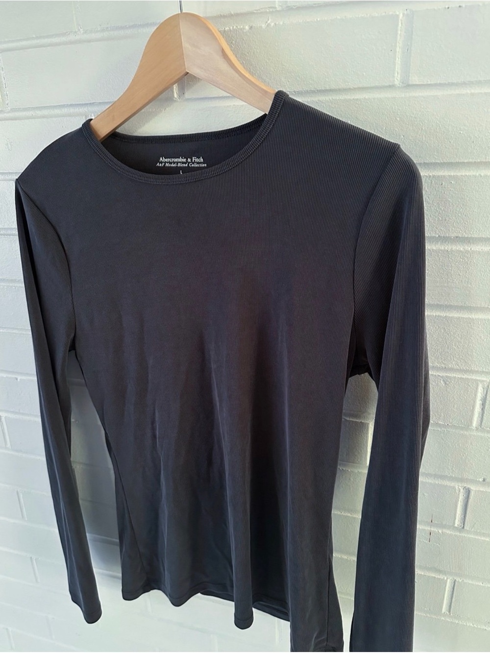 Abercrombie: Women’s Long Sleeve Crewneck Top – Dark Gray - Picture 4 of 5